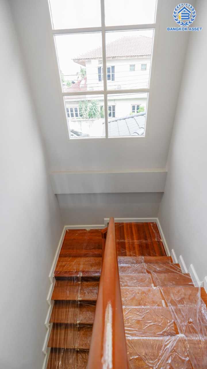 บ้านแฝดมือสองนนทบุรี หลังใหญ่พิเศษ! เนื้อที่ 47 ตร.ว. ฟังก์ชันระดับบ้านเดี่ยว! ม.บิวตี้เฮ้าส์3 ราชพฤกษ์-กาญจนาฯ 3 ห้องนอน 2 ห้องน้ำ 1 ห้องอเนกประสงค์ 1 ที่จอดรถ ตอบโจทย์ทุกการอยู่อาศัย บนทำเลสุดสะดวก เชื่อมต่อถนนราชพฤกษ์ เข้า-ออกได้หลายเส้นทาง ใกล้ The Walk และทางด่วน "ศรีรัช"...